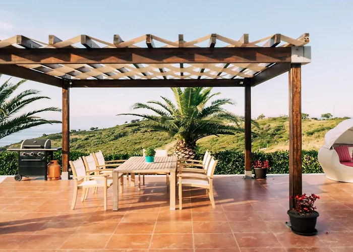 Comfortable And Chic Garden With A Well Maintained Garden Kalivia (Skiathos)