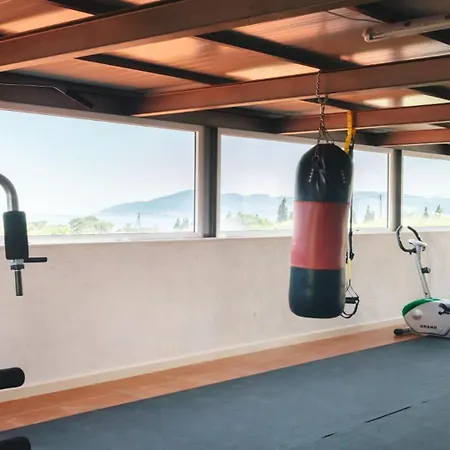 Comfortable And Chic Garden With A Well Maintained Garden Вилла *