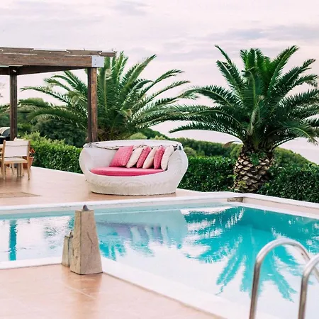 Comfortable And Chic Garden With A Well Maintained Garden Вилла *