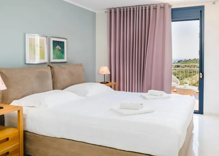 וילה Comfortable And Chic Garden With A Well Maintained Garden